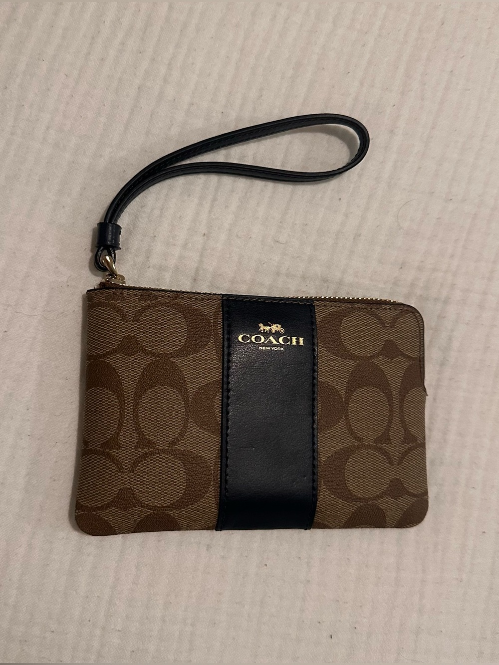 Coach Outlet Corner Zip Wristlet